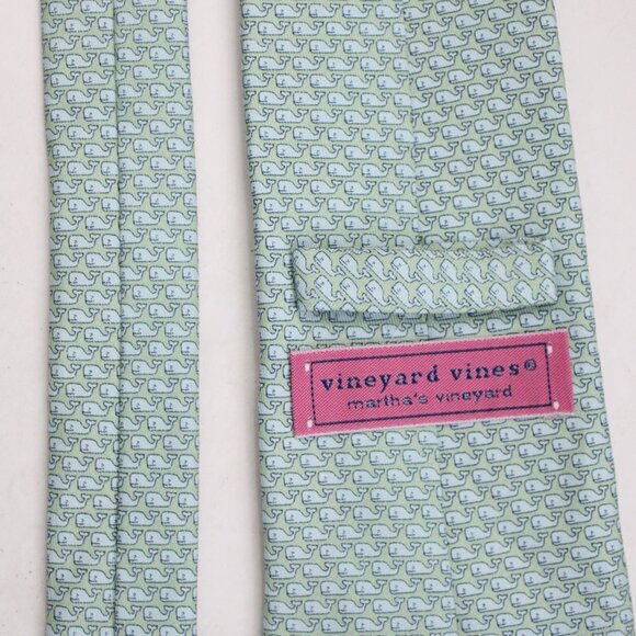 Vineyard Vines Men's Green Blue Vineyard Whale Silk Neck Tie NWT - Picture 3 of 7
